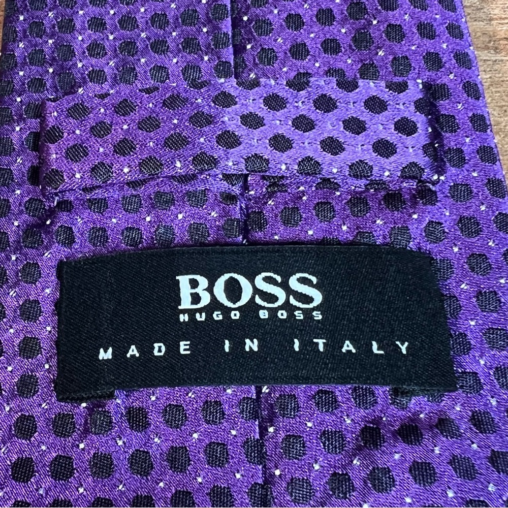 HUGO Boss Purple/Black Polka Dot Print 100% Silk Tie Made in Italy ๐ฎ๐น - Picture 6 of 9